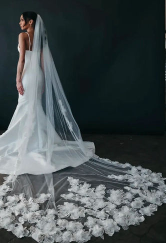 Heirloom v040 Cathedral Veil