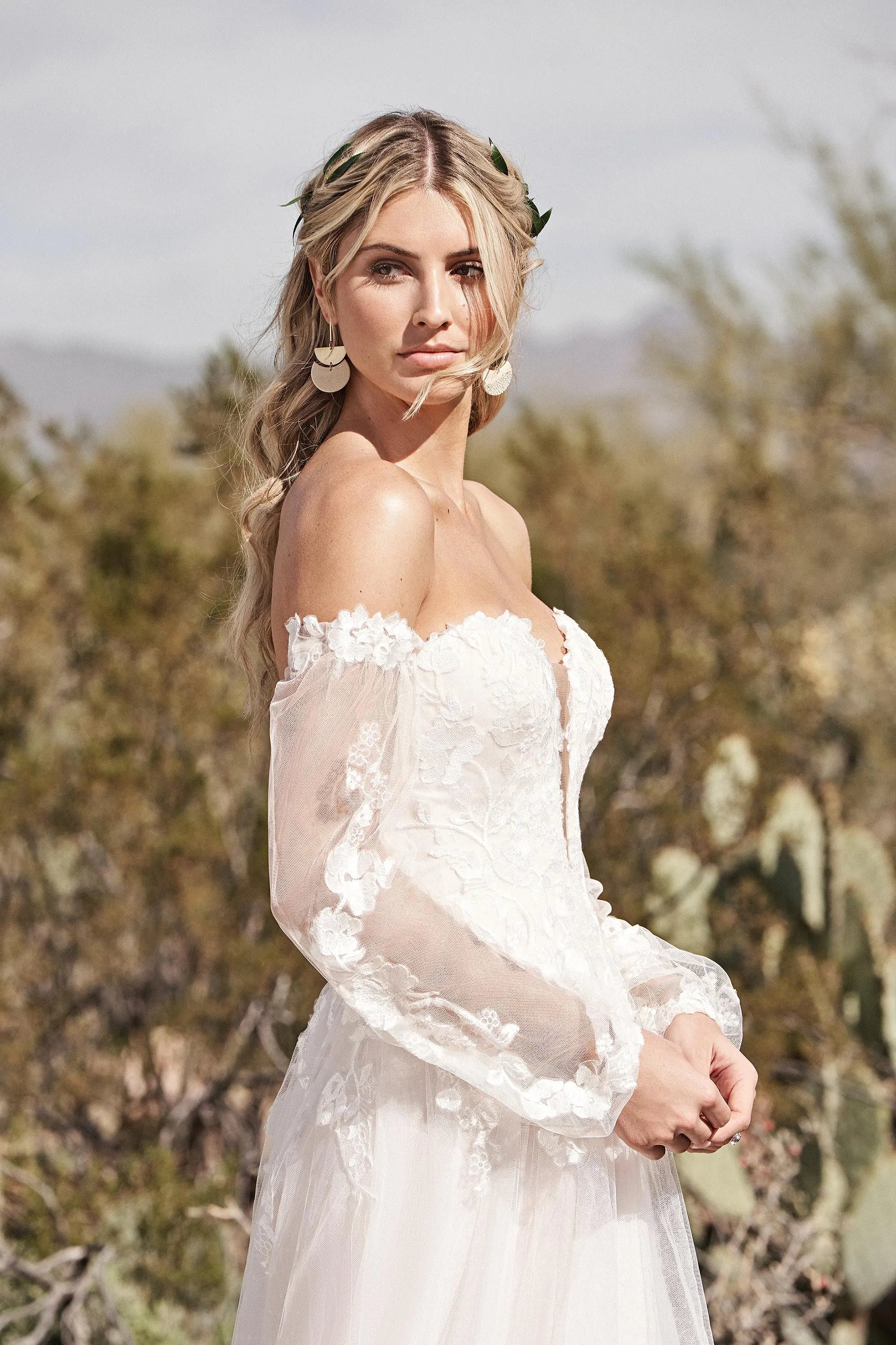 Lillian West 66175SL sleeves