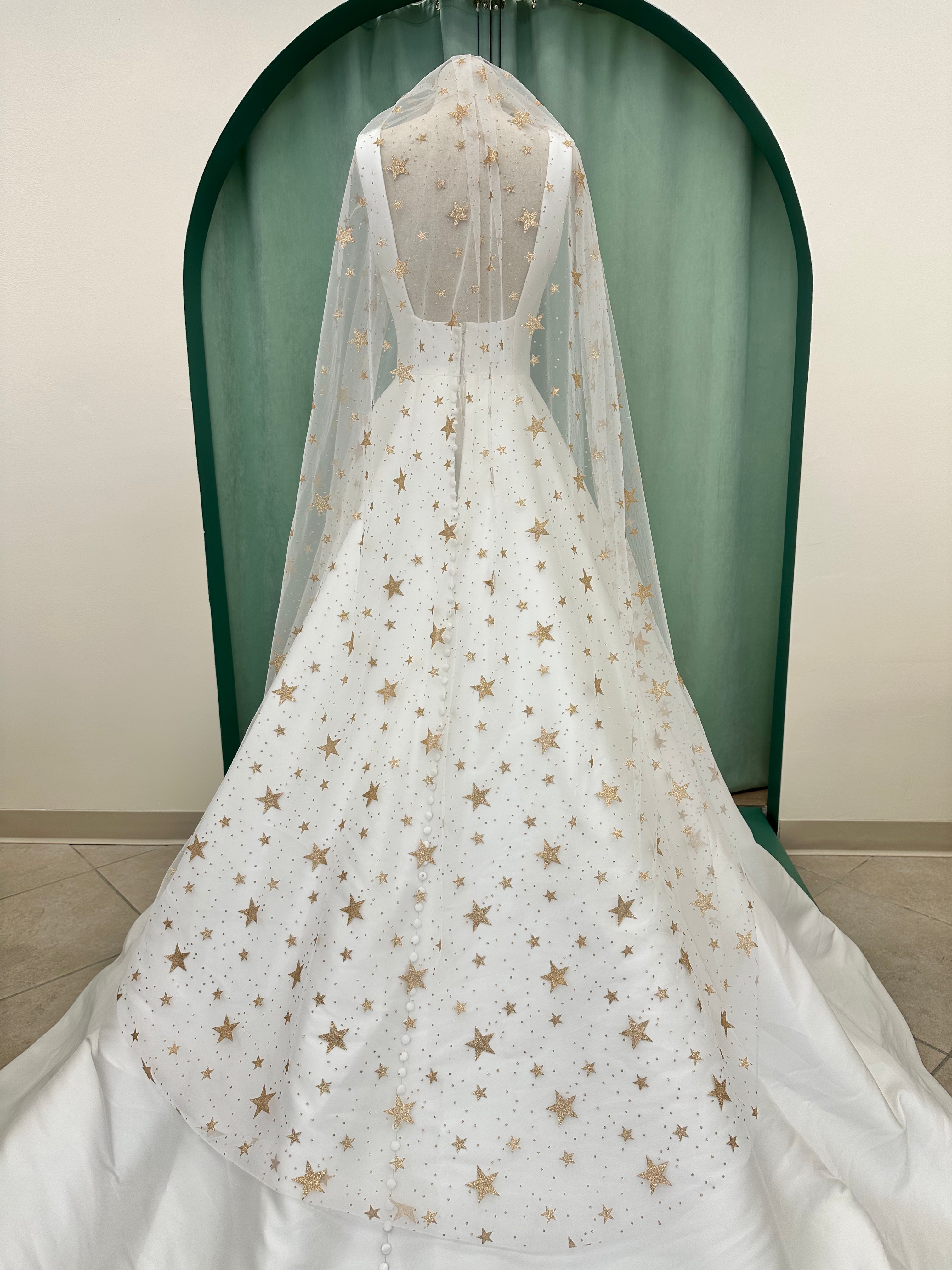 Soleil James Waltz Gold Star Waltz veil