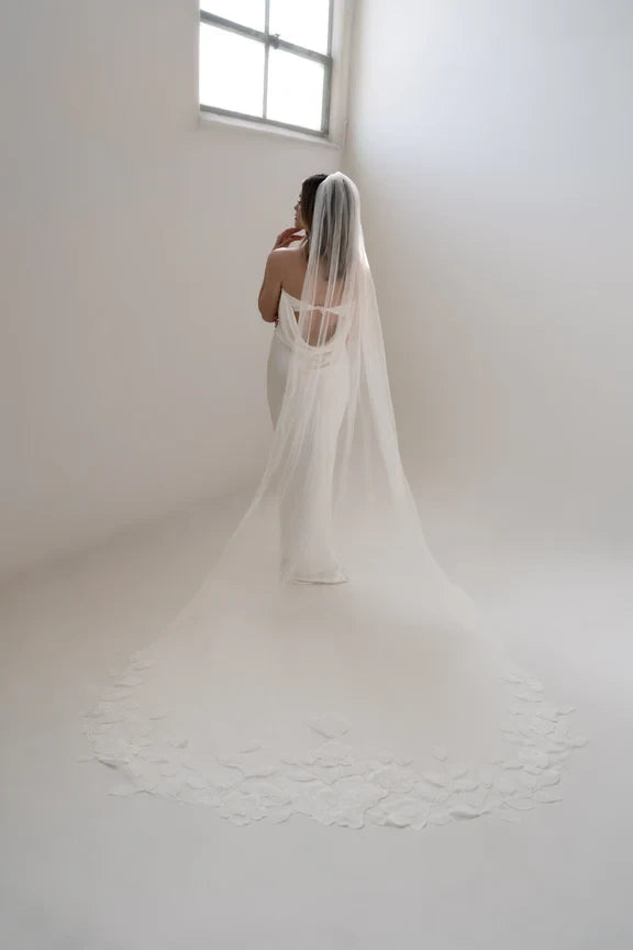 Heirloom FW25-007 Magnolia Veil