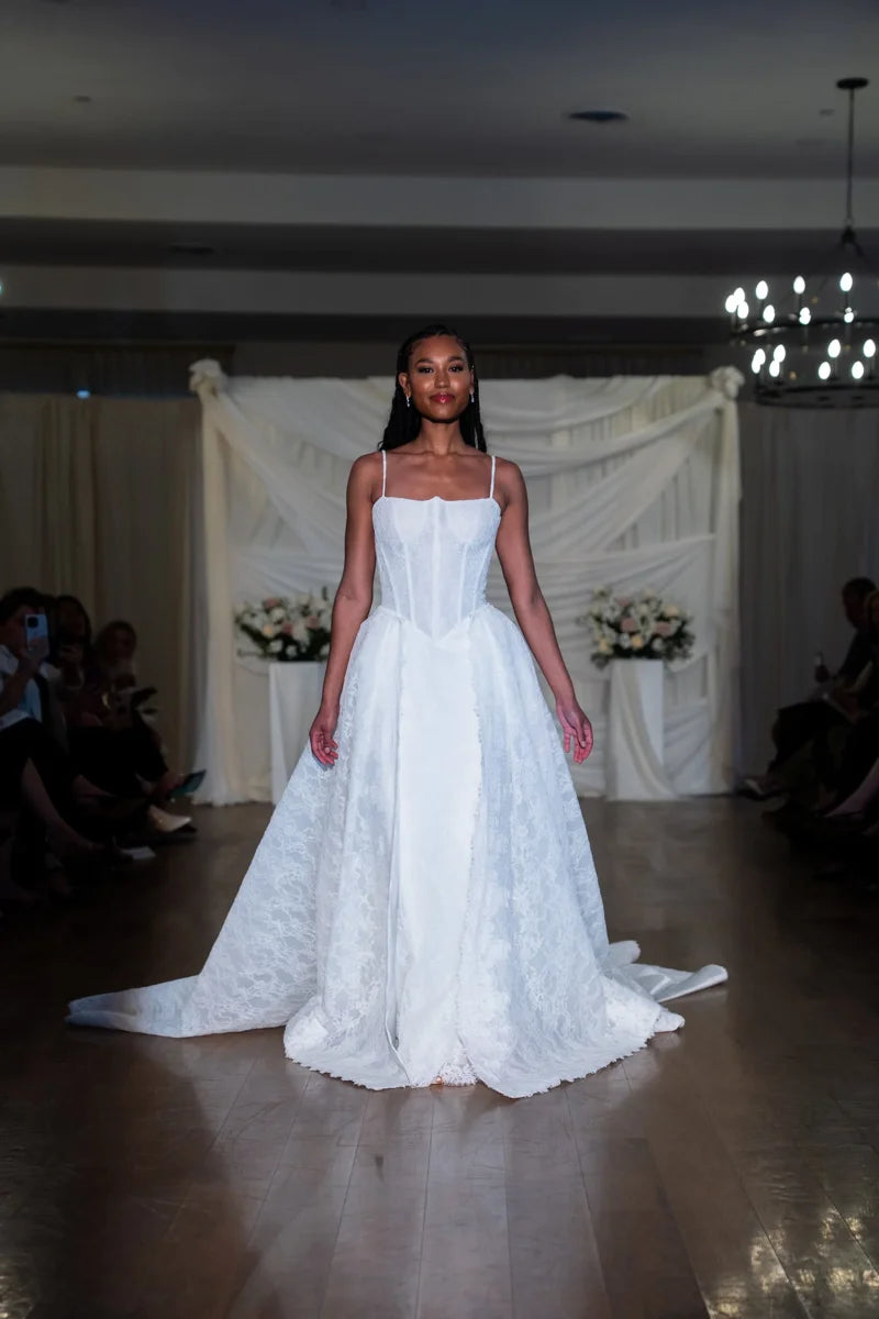 Elizabeth Lee Beckett w/Overskirt