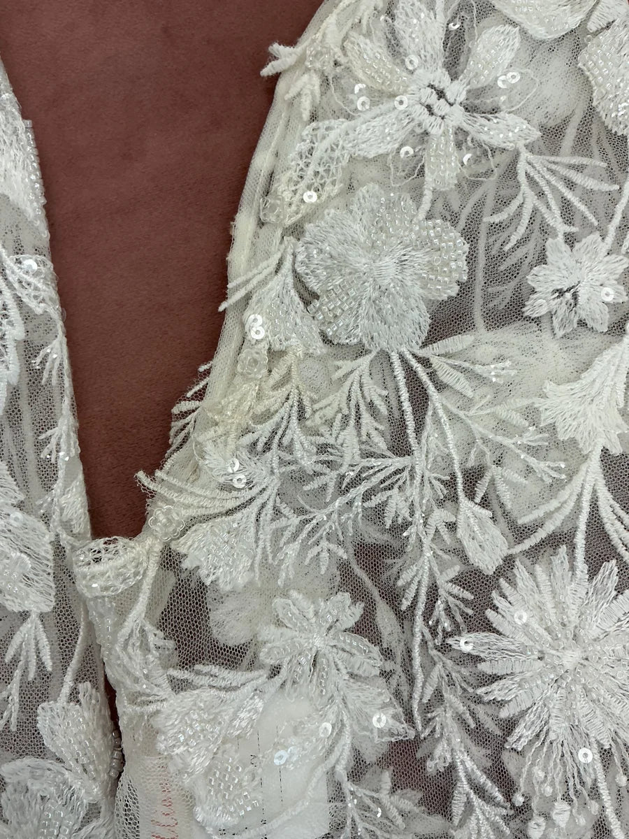 Lillian West 66213PS sleeves