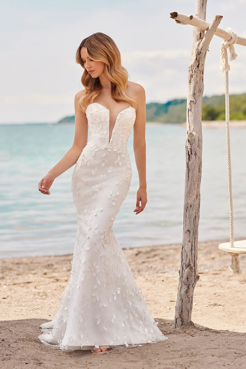 Paloma Blanca Mikaella 2481