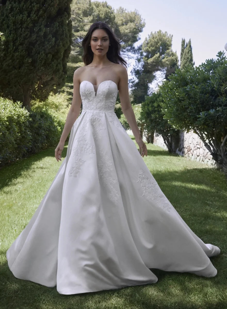Kelly Faetanini Annalise