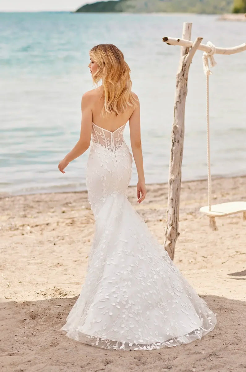 Paloma Blanca Mikaella 2481