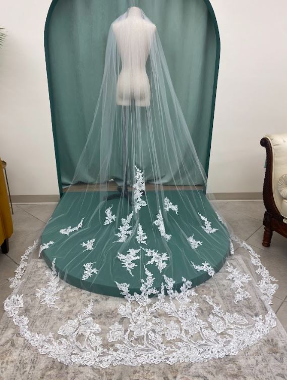 Bardot Cathedral Veil