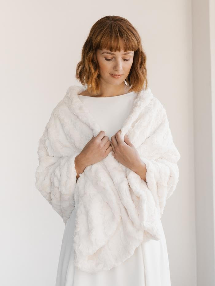 Davie & Chiyo Ivory Faux Fur Shawl