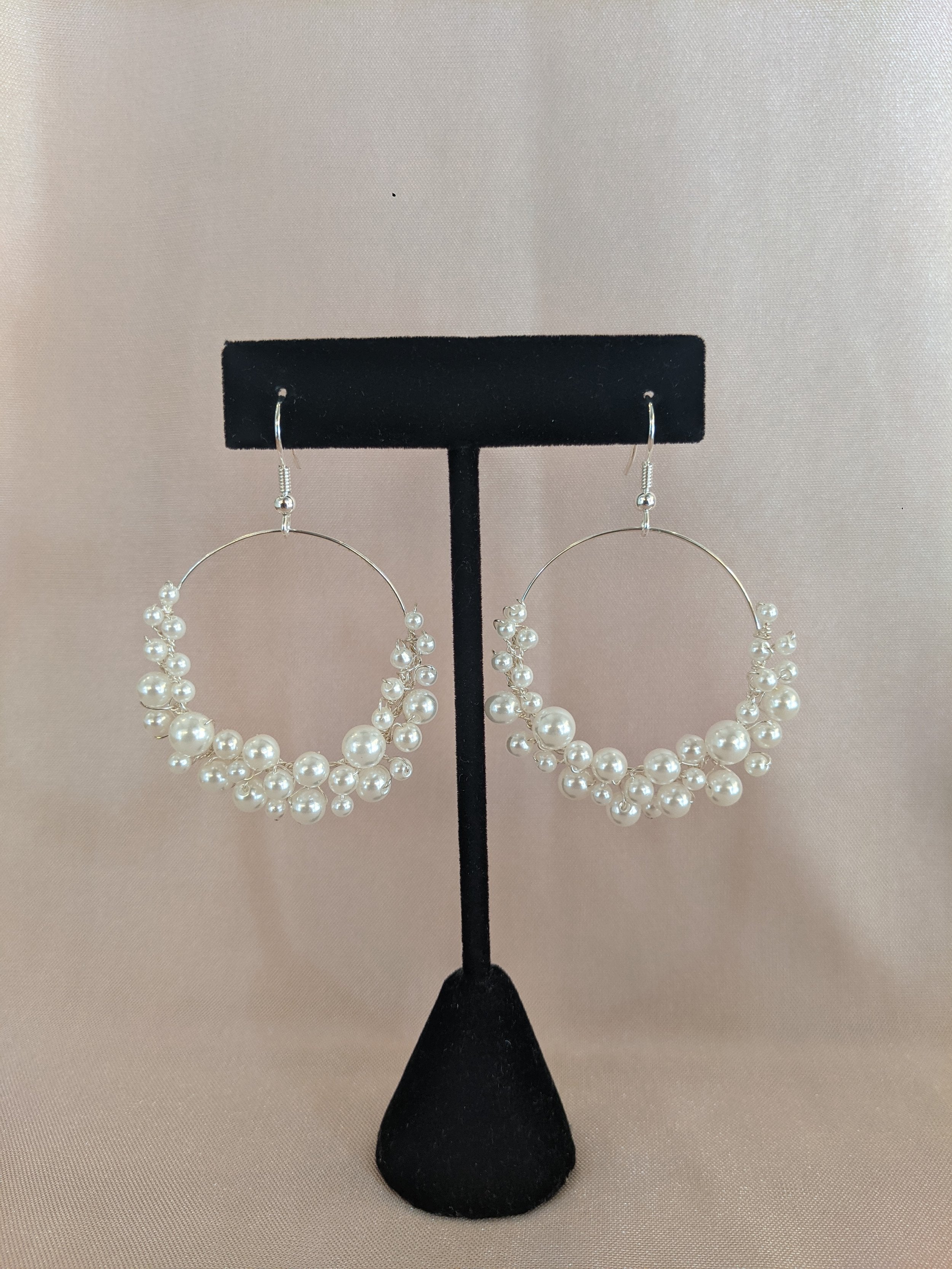 EA315 Silver and Pearl Hoop Earrings