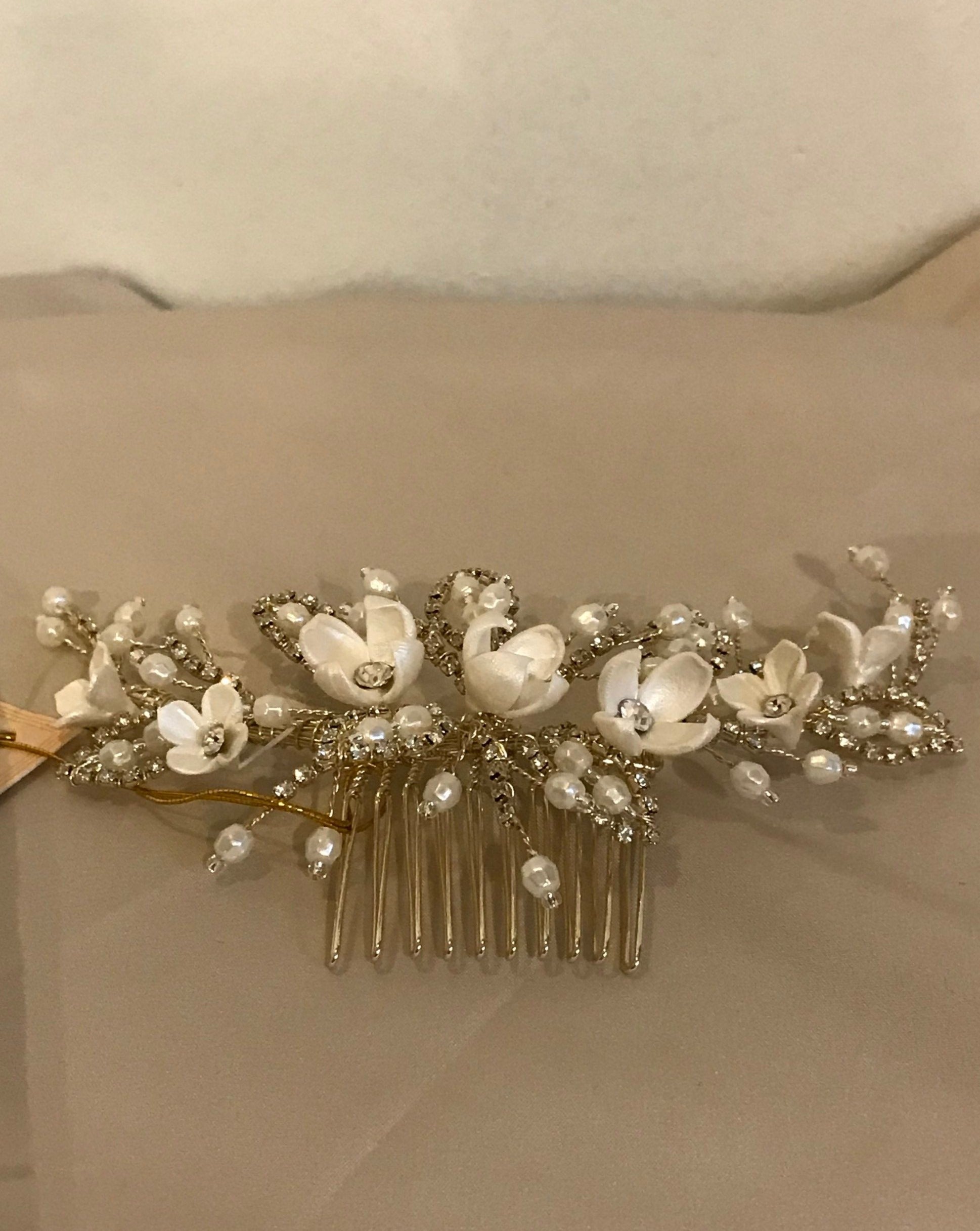 H428 Flower and Pearl Hairpiece