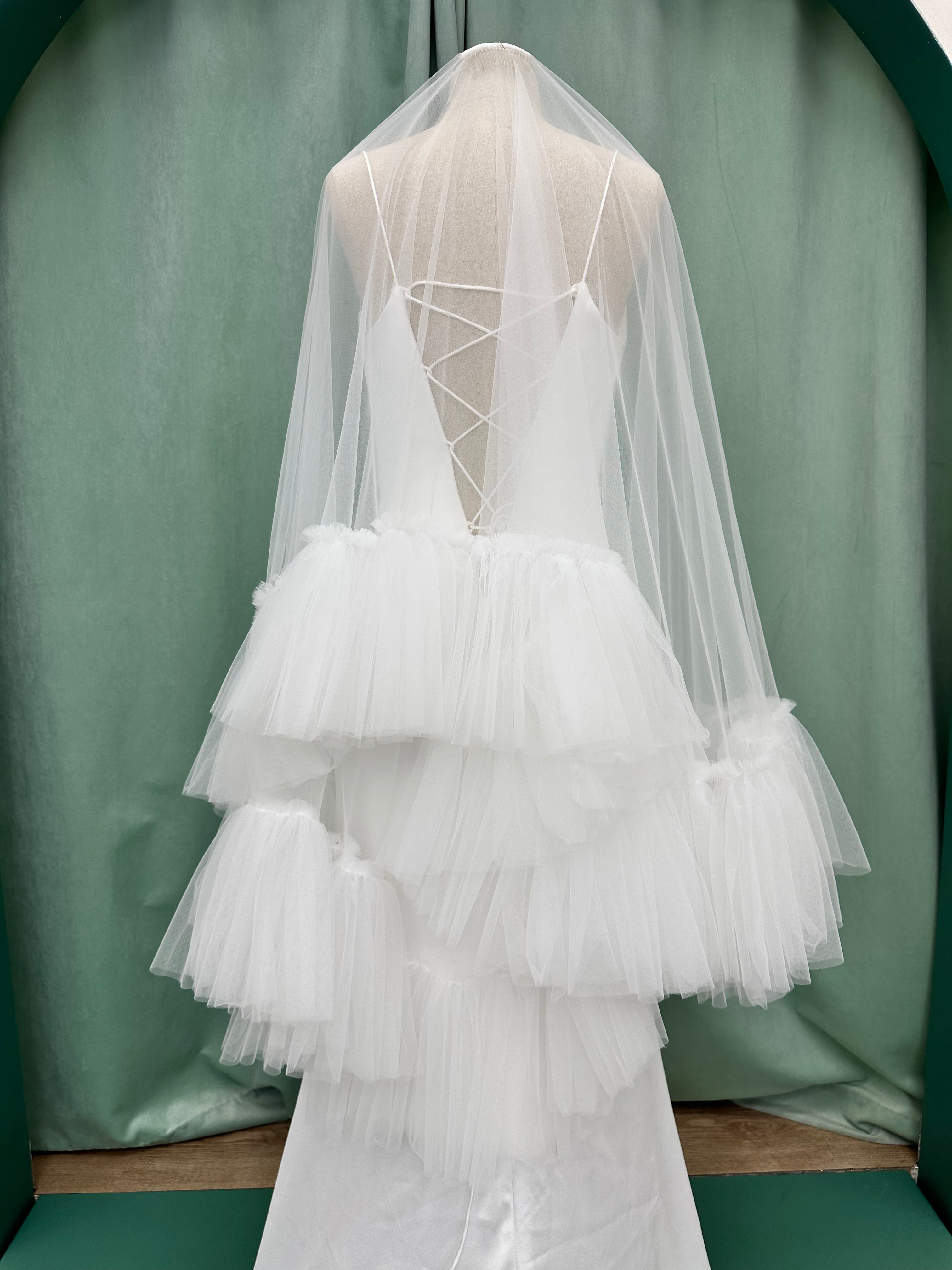 V2413 Waltz fluffy edge