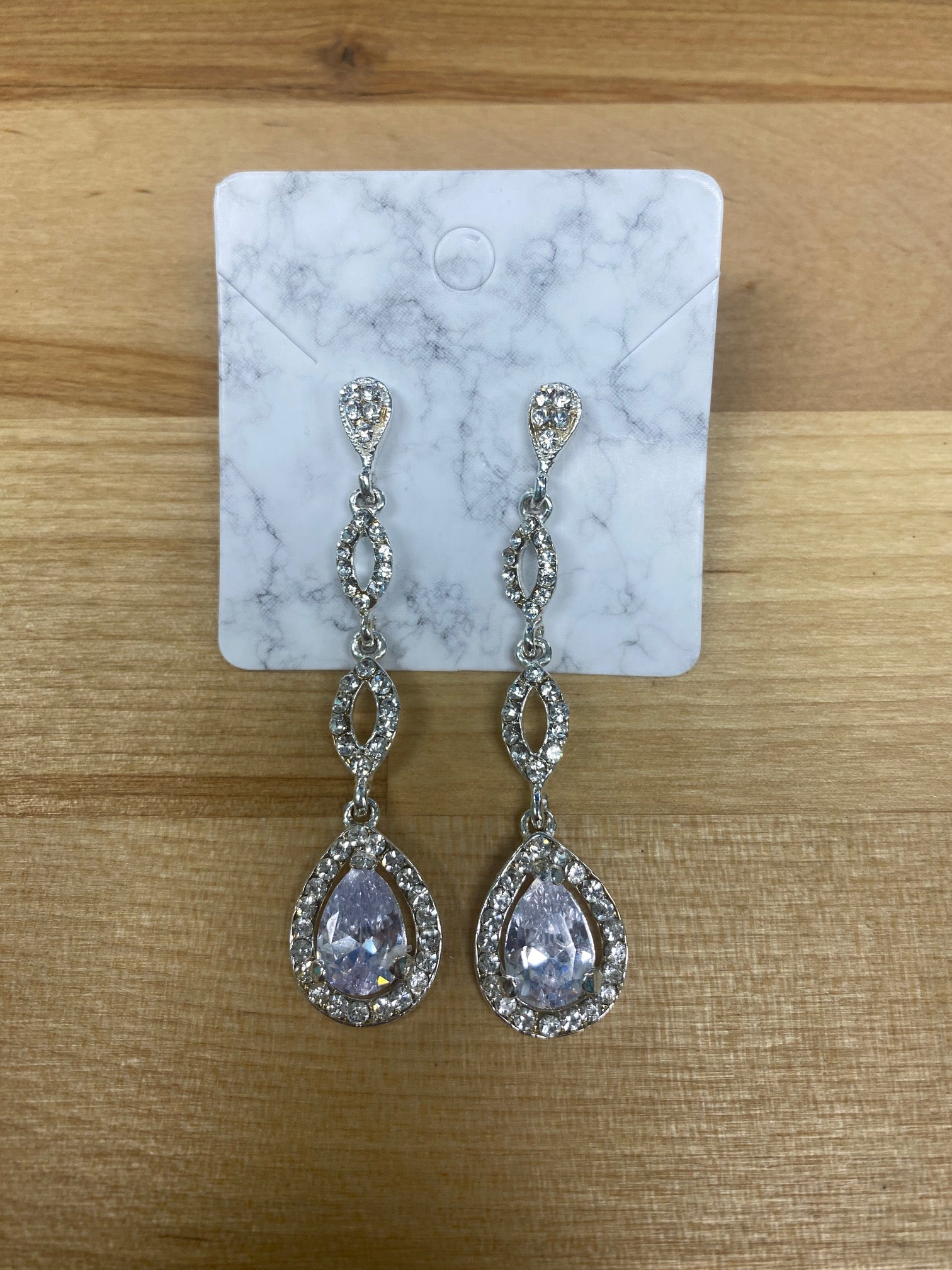 EA232 Crystal Drop earrings