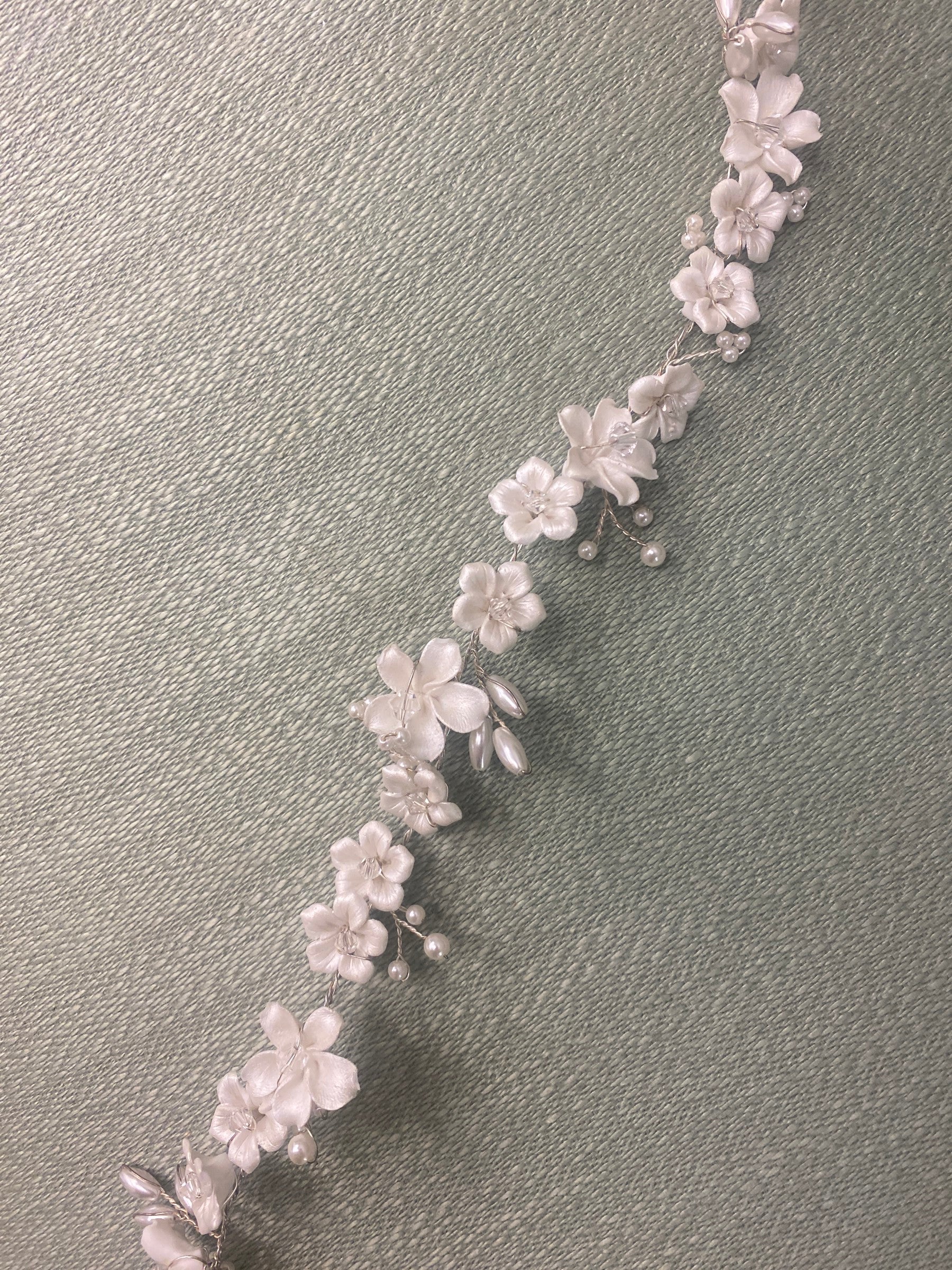 2100 Ivory pearl floral headband