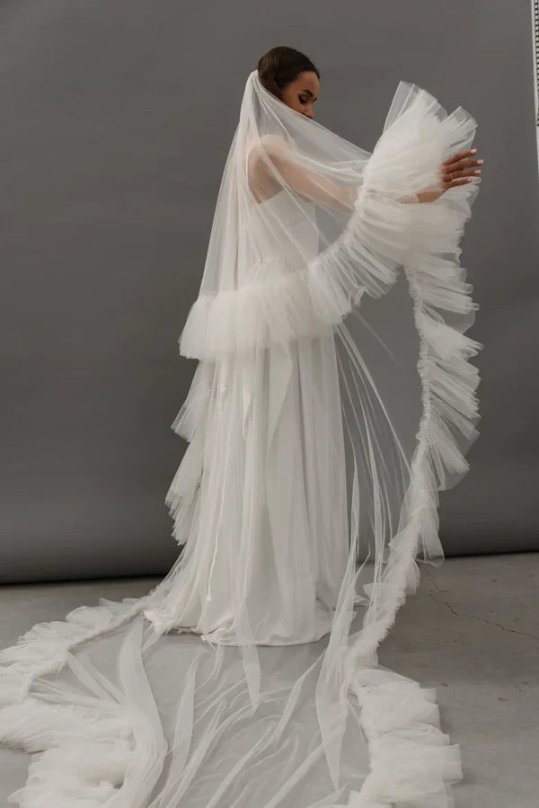 Heirloom v019 Cathedral Fluffy Veil